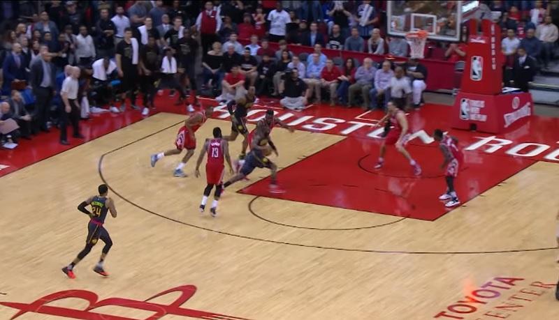 Хардуэй роскошно вколотил сверху через Капела, НБА